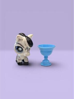 Littlest Pet Shop LPS Zebra #903 With Vase Accessory. Paint and Scuff marks.